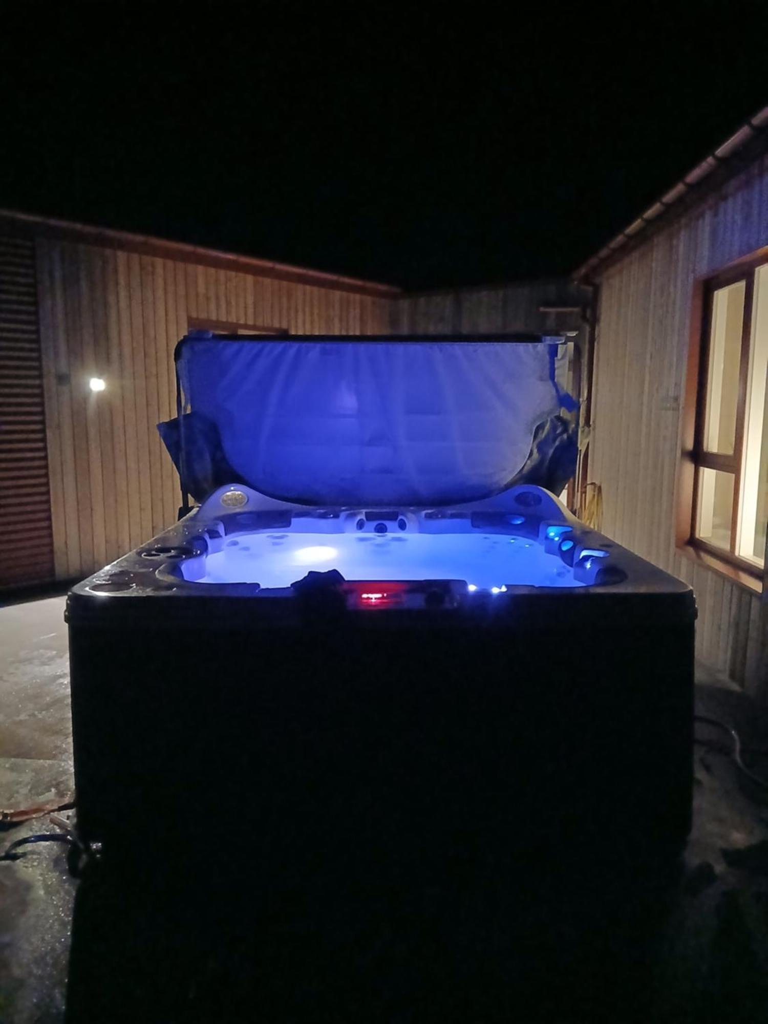 The Garage Apartment Varmahlid  ห้อง รูปภาพ