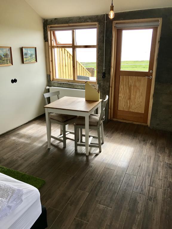 The Garage Apartment Varmahlid  ภายนอก รูปภาพ