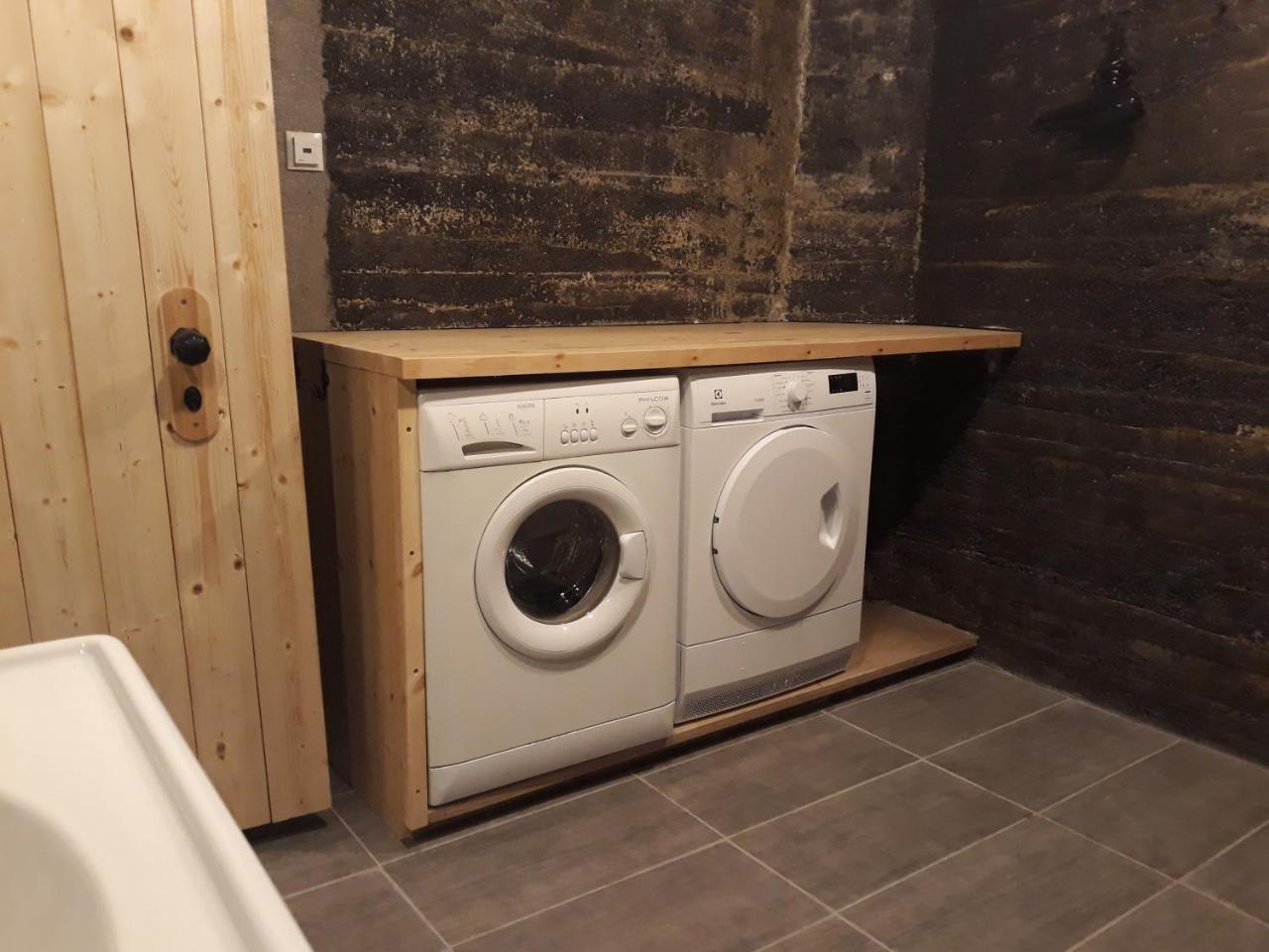 The Garage Apartment Varmahlid  ห้อง รูปภาพ